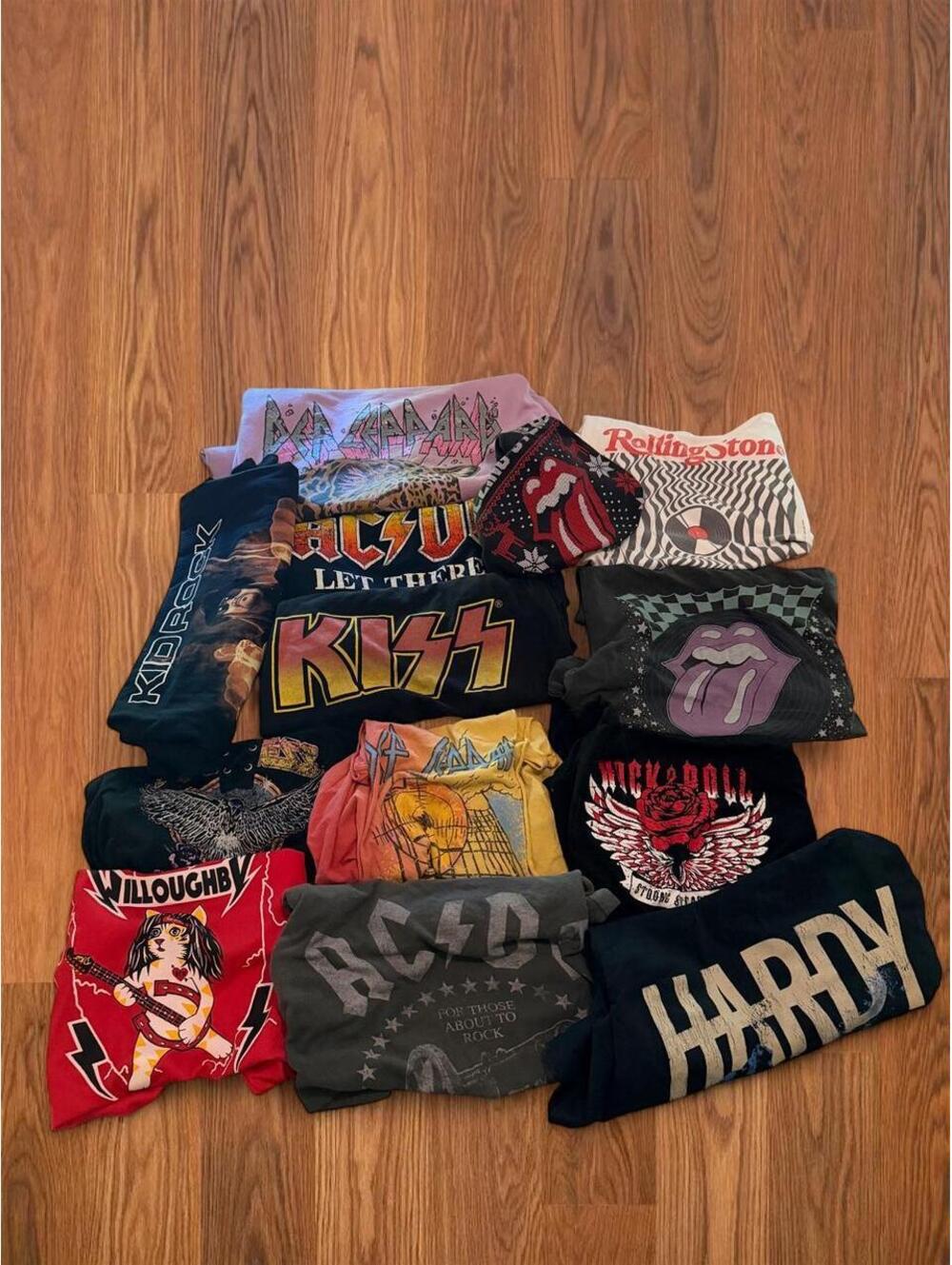 Rock Band T Shirt Bundle Lot 13 Pack AC/DC Rolling Stones Kiss Def Leppard Sz M